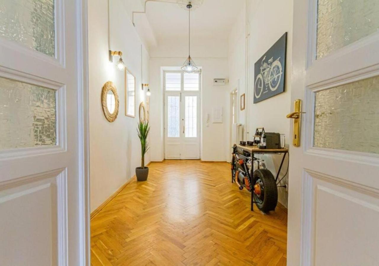 Luxury Apartment By The Famous Vaci Street Budapest Eksteriør bilde