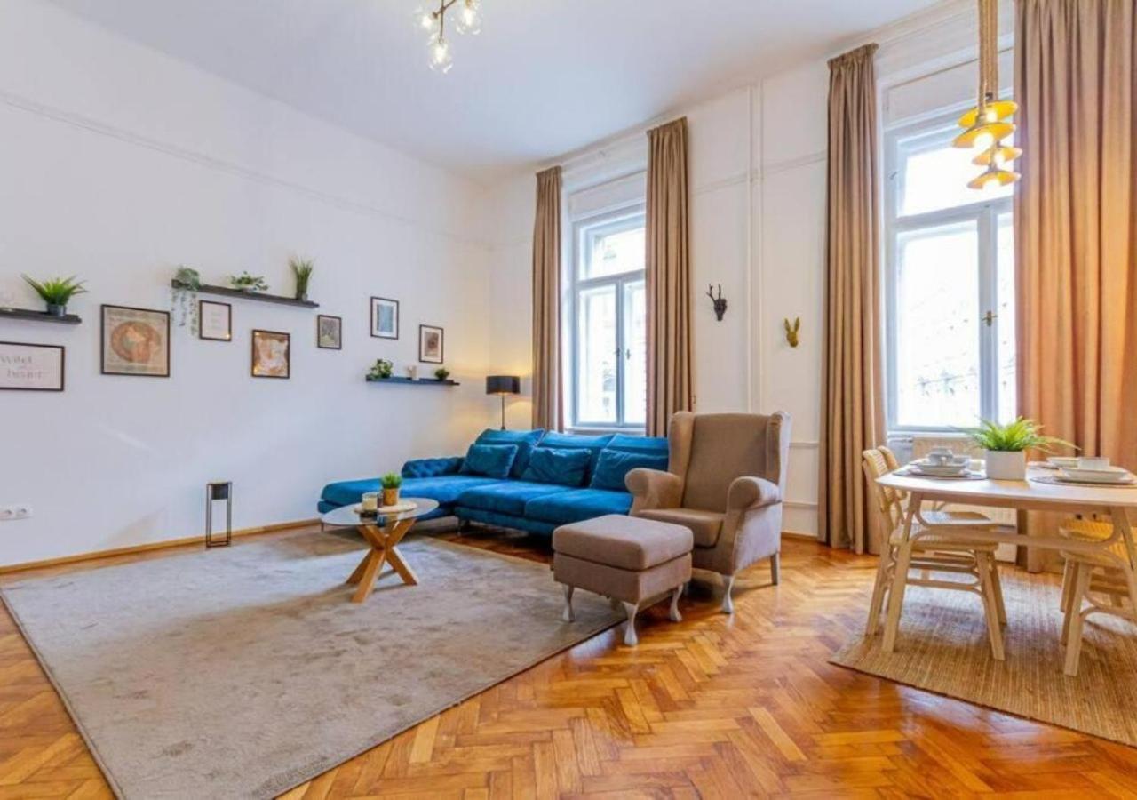 Luxury Apartment By The Famous Vaci Street Budapest Eksteriør bilde