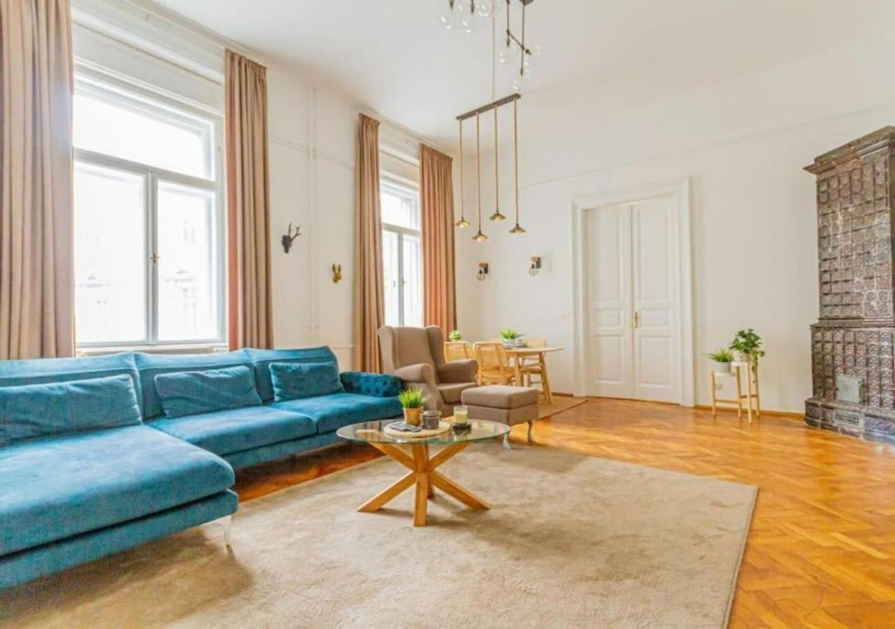 Luxury Apartment By The Famous Vaci Street Budapest Eksteriør bilde