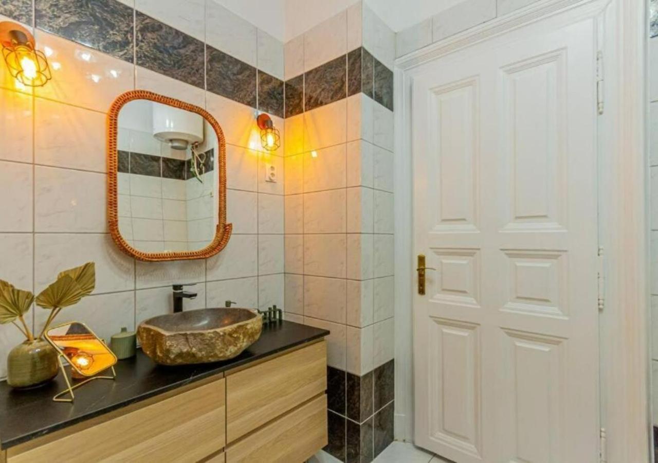 Luxury Apartment By The Famous Vaci Street Budapest Eksteriør bilde