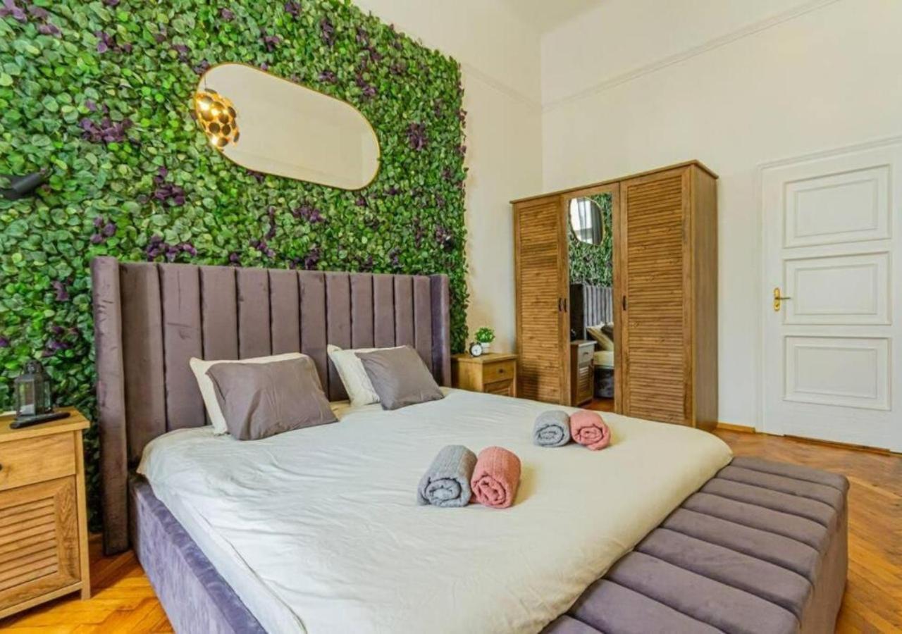 Luxury Apartment By The Famous Vaci Street Budapest Eksteriør bilde
